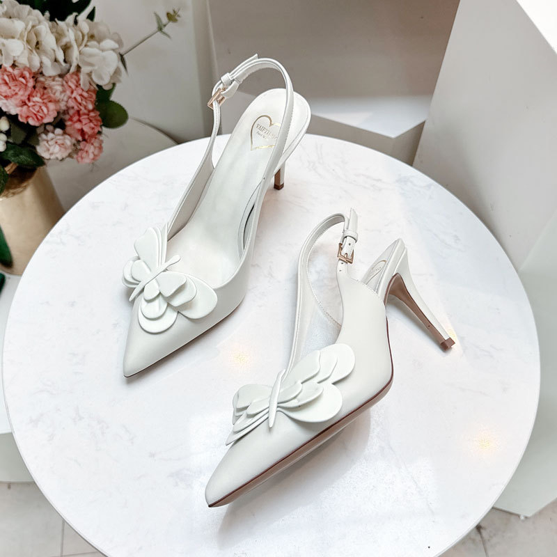 VAIFTILNO Sandaļas ar smailu purnu, aizmugure atvērta ar siksniņu, augšējais materiāls: superšķiedra, iekšējais materiāls: aitas āda, zole: gumija