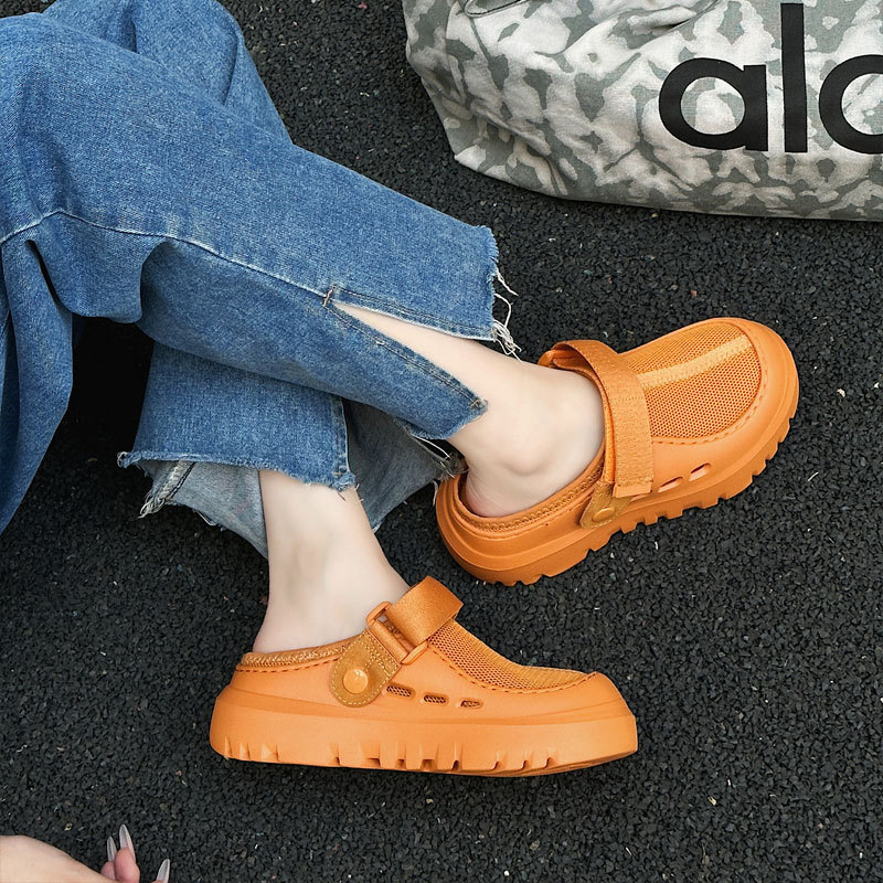 Plažne sandale s 5,5 cm pjenastom sole, prozračni mrežasti gornji dio i superfiber materijal, šivena potplata
