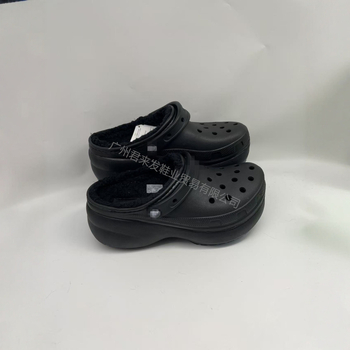 Sieviešu vidēja papēža klogs ar EVA apdari un pūkainu odai — aizvērts purns, 3 cm biezums, injekcijas formēta zole