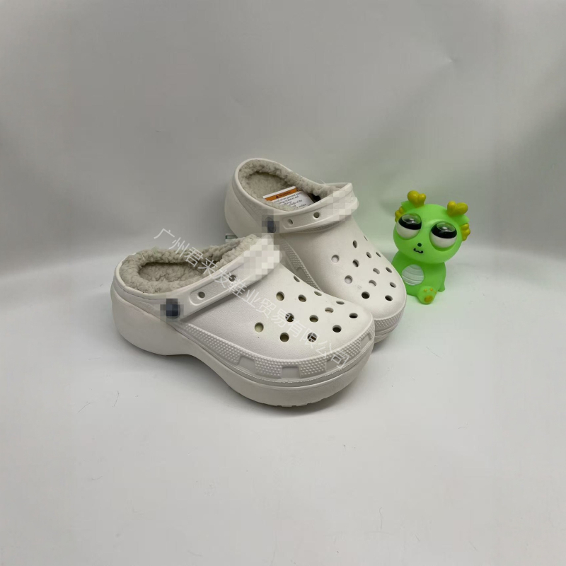 Sieviešu vidēja papēža klogs ar EVA apdari un pūkainu odai — aizvērts purns, 3 cm biezums, injekcijas formēta zole