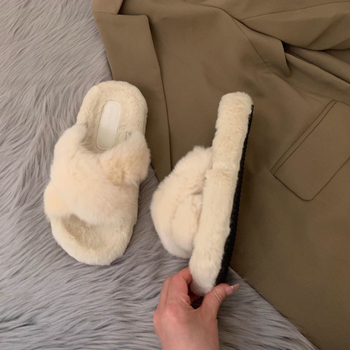 Dámske chlpaté papuče v kórejskom štýle, vrchný materiál z králičieho kožušiny, vnútorná výstelka z umelej srsti, gumová podrážka, platforma 3-5 cm, Slip-On, na denné nosenie, Zima 2025