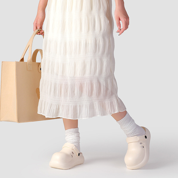 Sievietēm EVA perforētās sandales ar biezu zoli, EVA augšpuse un zole, zolī biezums 3,5–5 cm, vasara 2025, pilsētas stils