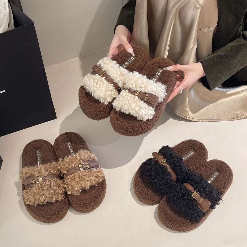 Pahuljaste papuče s debelom potplatom, suede gornji dio, unutarnja podstava od umjetne kože, retro stil, jesen 2025