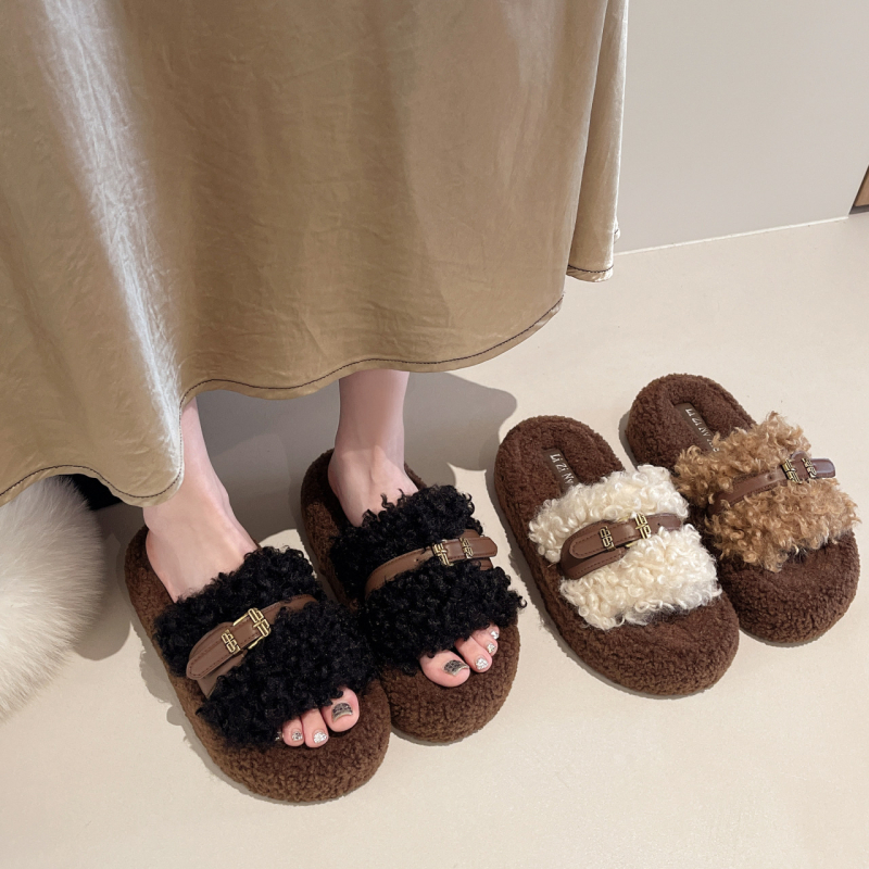 Pahuljaste papuče s debelom potplatom, suede gornji dio, unutarnja podstava od umjetne kože, retro stil, jesen 2025
