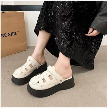 Ikdienas romiešu stila sandales ar perforētu dizainu un bieza platforma, aizvērts purns, PU augšējā daļa, bez iekšējās oderes, vasara 2025