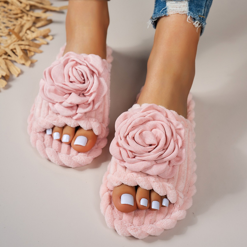 Iekštelpu čības ar zamšā augšpusi, gumijas zole, flaneles iekšpuse, apaļš purns