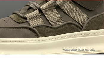 Adidași înalți pentru bărbați cu talpă de creștere a înălțimii, iarnă casual — partea superioară: materiale mixte; talpă: cauciuc; stil: tendință tânără; funcții: echilibru, menține cald