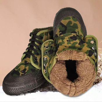 Pánske papuče z umelého plyšu, podrážka z peny gumy, zohrieva, plochá päta, voľnočasový štýl, zima 2023