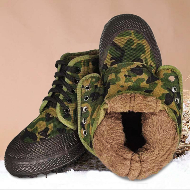 Pánske papuče z umelého plyšu, podrážka z peny gumy, zohrieva, plochá päta, voľnočasový štýl, zima 2023