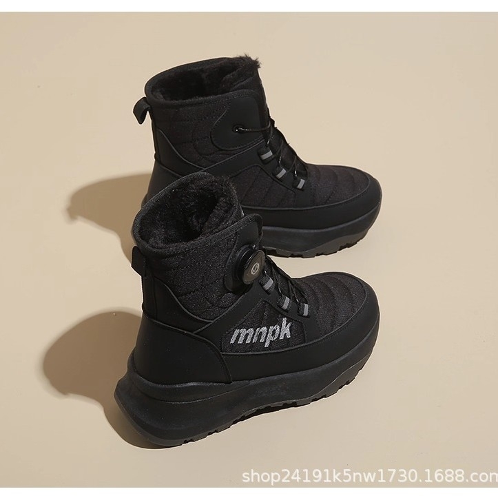 Снежни ботуши - водоустойчиви, противохлъзгащи, топли, горна част от естествена кожа, подплата от вълна и овча козина