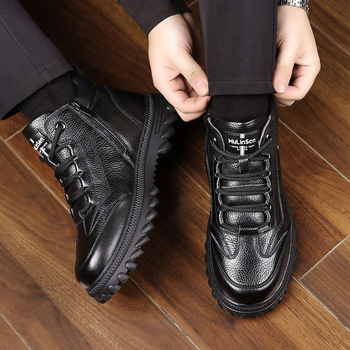 Pánske zimné vysoké kožené čižmy s hornou z prvej kvality hovädzej kože, kožušinová výstelka, gumová podrážka, protišmyčné, odolné, na šnúrky