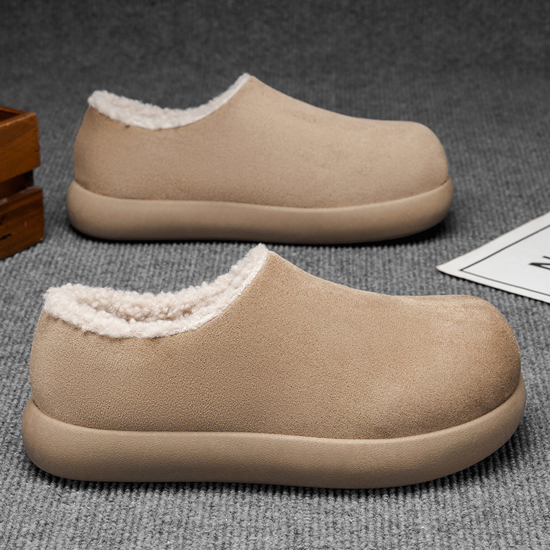 Ανδρικά χειμωνιάτικα παντόφλια οικιακής χρήσης από βαμβάκι – επάνω μέρος συνθετικό δέρμα, σόλα PVC, παχυνμένος σχεδιασμός, ίσια φτέρνα, στρογγυλή μύτη – Φθινόπωρο 2025.