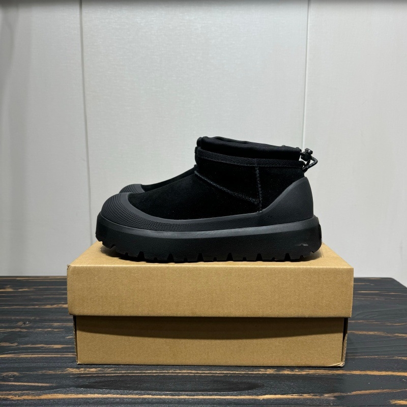 Vyriniai žieminiai batai su karvės odos viršutine dalimi, įmontuota avies vilnos pamušalas, atspari dilimui gumos padas, žemas kulnas 1–3 cm