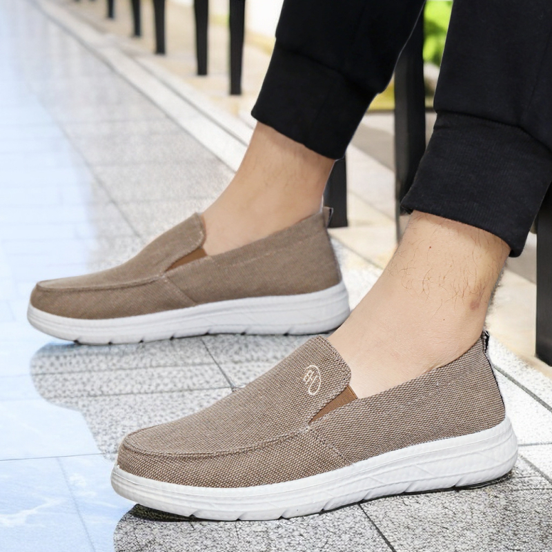 Muške platnene slip-on tenisice — Zaobljena nosnica, Gornji dio od platna, Niska potpetica (1–3 cm), Prozračne