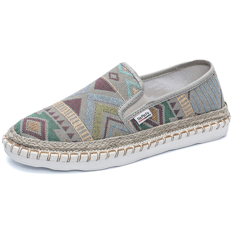 Férfi vászon slip-on szabadidőcipő etnikus mintával, légáteresztő hálós belső, kerek orr, alacsony profil, injektált gumitalp