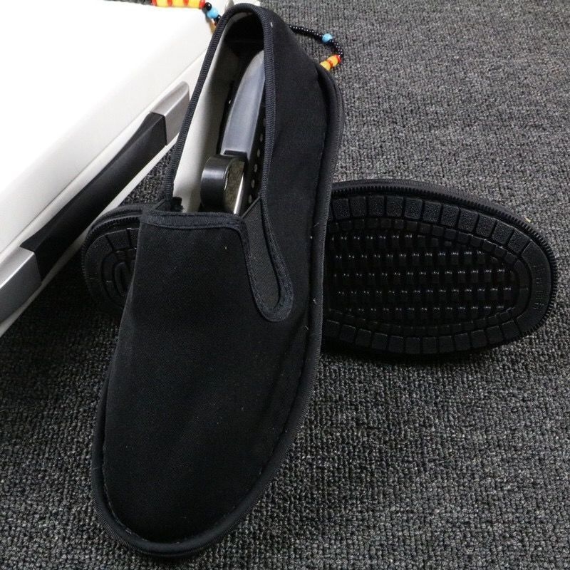 Férfi vászon téli cipő fleece béléssel, alacsony felsőrésszel, kerek orrú, talpa tehén ín