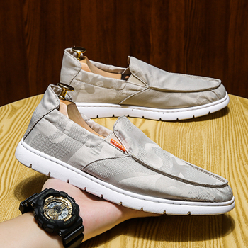 Férfi slip-on cipők umbrella cloth felsőrésszel, gumírozott talp, PU belső talp, kerek orr, alacsony sarok, szabadidős stílus, alkalmas tavasz-nyár-őszi szezonra, túrázás