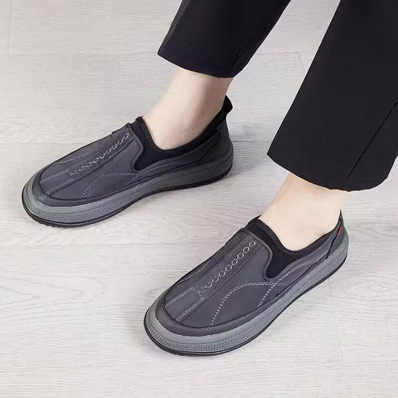 Pánske slip-on voľnočasové topánky, priedušný horný materiál syntetický, odolná PVC podrážka, nízka výška, okrúhla špička