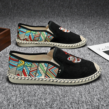 Férfi vászon Slip-On cipő – alacsony felsőrész, légáteresztő, textil belső, gumírozott talp