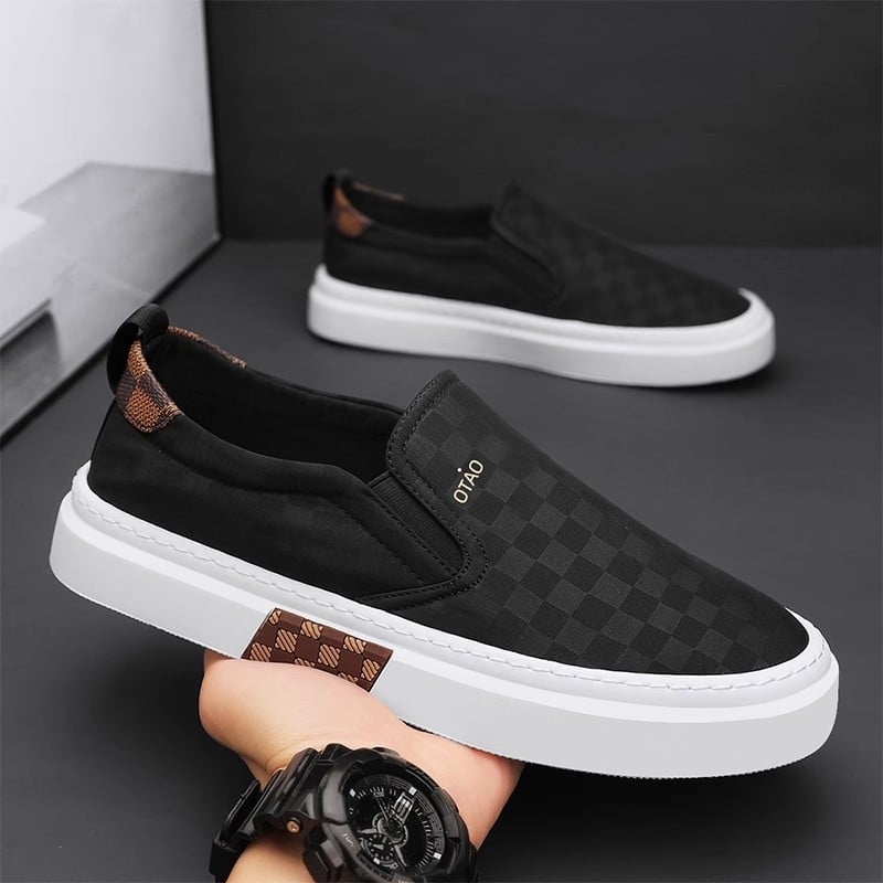 Pánske slip-on tenisky z plátna — priedušný vrch z látky, ľahké, protišmyková gumová podrážka, casual nízky profil