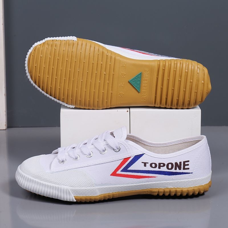 Tréningové tenisky – vrchná časť z plátna, gumová podrážka, šnúrky, špičatý nos, nízky vrch (vrchná časť z plátna; gumová podrážka; šnúrky; špičatý nos; nízky vrch)