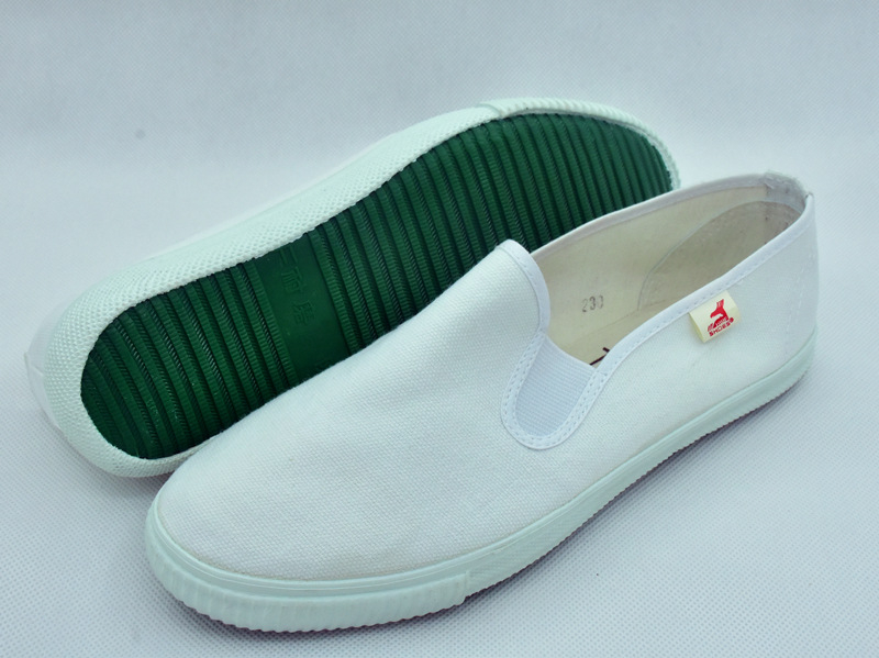 Protuklizne radne tenisice od pamuknog platna, slip-on dizajn, gumeni potplat, niski pet 1–3 cm, unisex