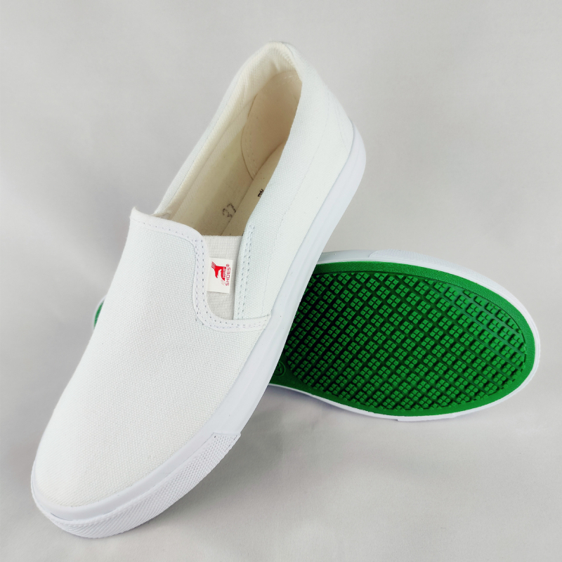 Protuklizne radne tenisice od pamuknog platna, slip-on dizajn, gumeni potplat, niski pet 1–3 cm, unisex