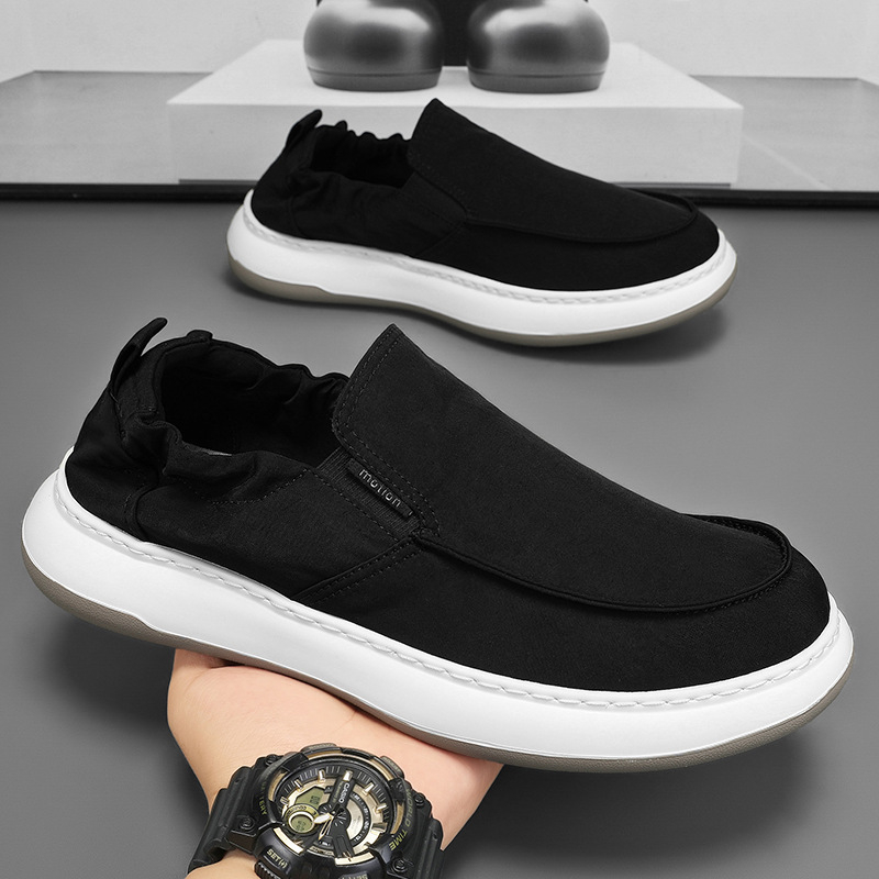 Muške slip-on tenisice, prozračni tekstilni gornji dio, okrugla prst, niski profil, EVA potplat