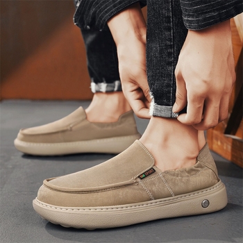 Muške ljetne prozračne slip-on tenisice s gornjim dijelom od platna i PVC potplatom