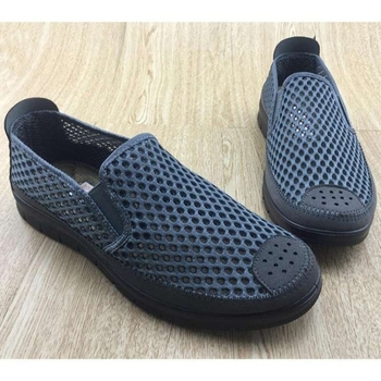 Uniszex hálós mindennapi cipő, kerek orrú, középmagas felsőrész, alacsony sarka 1-3 cm, légáteresztő gumitalp.