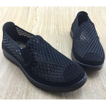 Uniszex hálós mindennapi cipő, kerek orrú, középmagas felsőrész, alacsony sarka 1-3 cm, légáteresztő gumitalp.