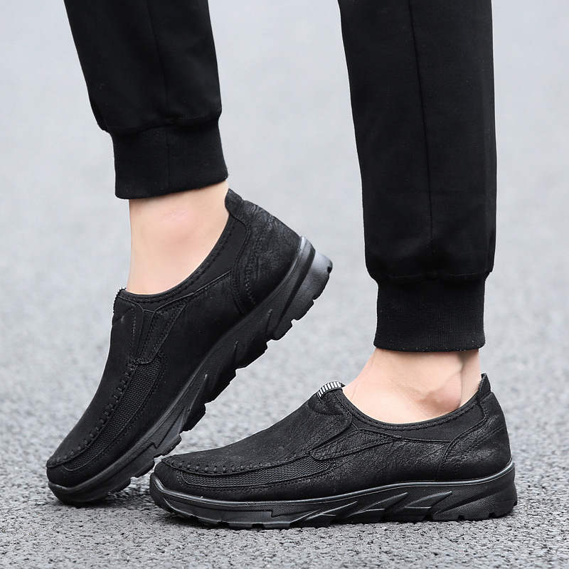 Muške slip-on loaferice – prozračan gornji dio od tekstila, zaobljeni vrh, niski potplat 1–3 cm, potplat od poliuretana s injekcijskom tehnologijom
