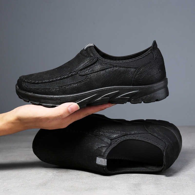 Muške slip-on loaferice – prozračan gornji dio od tekstila, zaobljeni vrh, niski potplat 1–3 cm, potplat od poliuretana s injekcijskom tehnologijom