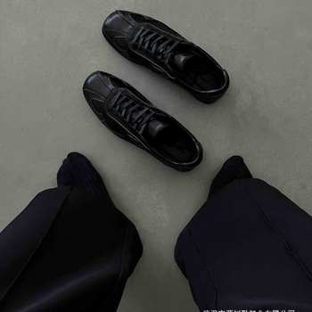 Pánske bežné Derby topánky: textilný vrchný diel, mikrovláknová podšívka, zapínanie na šnúrik, vulkanizovaná gumová podrážka, špičatý nos