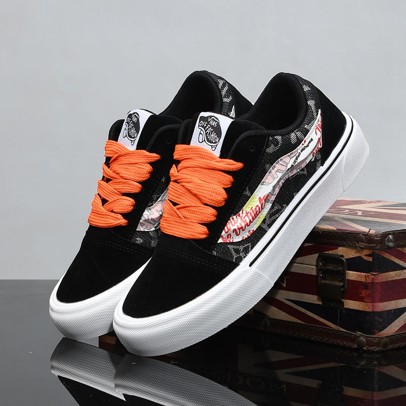 Unisex αθλητικά παπούτσια με σουέντ άνω μέρος, φαρδιά σόλα σε σχέδιο color-block, διαπνέονται και ανθεκτικά, με κορδόνια, ύψος μεσαίο 3–7 cm