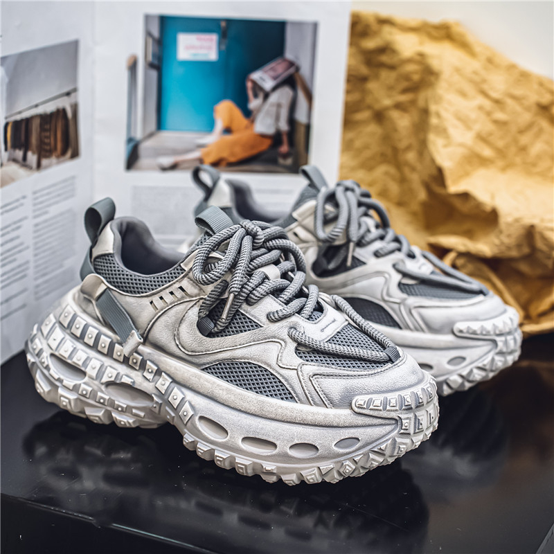 Ανδρικά αθλητικά παπούτσια με σόλα τύπου ελαστικού, αντιολισθητικά, διαπνοή με δίκτυο στο επάνω μέρος, με κορδόνια