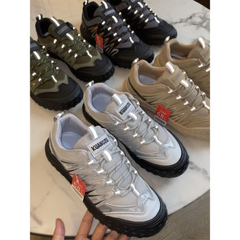 Ανδρικά αθλητικά παπούτσια: μεσαίο ύψος, πάνω μέρος από μικροϊφίβερ, με κορδόνια μπροστά, στρογγυλή μύτη, για την άνοιξη