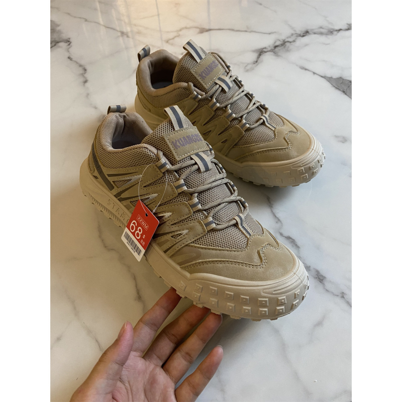 Ανδρικά αθλητικά παπούτσια: μεσαίο ύψος, πάνω μέρος από μικροϊφίβερ, με κορδόνια μπροστά, στρογγυλή μύτη, για την άνοιξη