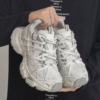 Αθλητικά πλατφόρμας με 7 εκ. πλατφόρμα, χαμηλό επάνω μέρος, στρογγυλή μύτη, κορδόνια, καουτσούκ σόλα