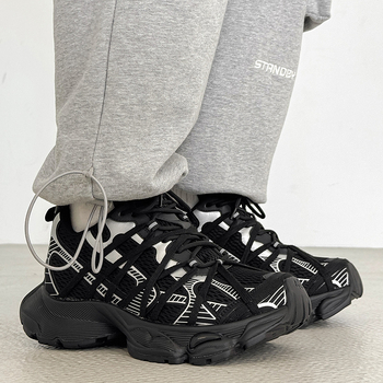 Αθλητικά πλατφόρμας με 7 εκ. πλατφόρμα, χαμηλό επάνω μέρος, στρογγυλή μύτη, κορδόνια, καουτσούκ σόλα