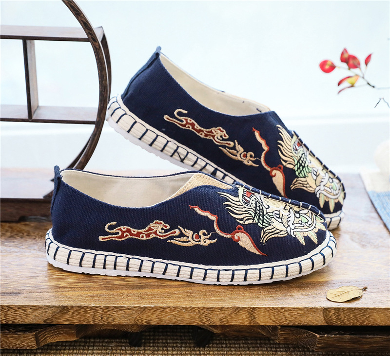 Ανδρικά Κεντημένα Παπούτσια από Καμβά, Slip-On — Εθνοστυλ, Με στρογγυλή μύτη, Με σχέδιο ζώου, Με μικρό άνοιγμα, Χαμηλό τακούνι