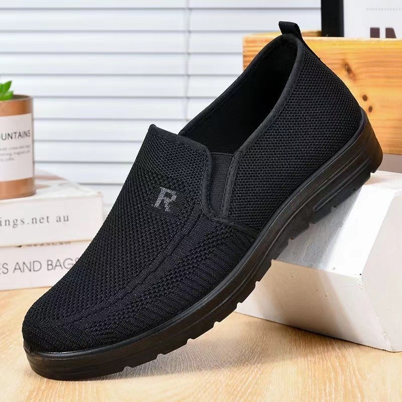 Ležerne slip-on tenisice, prozračne, gornji dio od platna, okrugla nosnica, nizak profil, spojna potplat