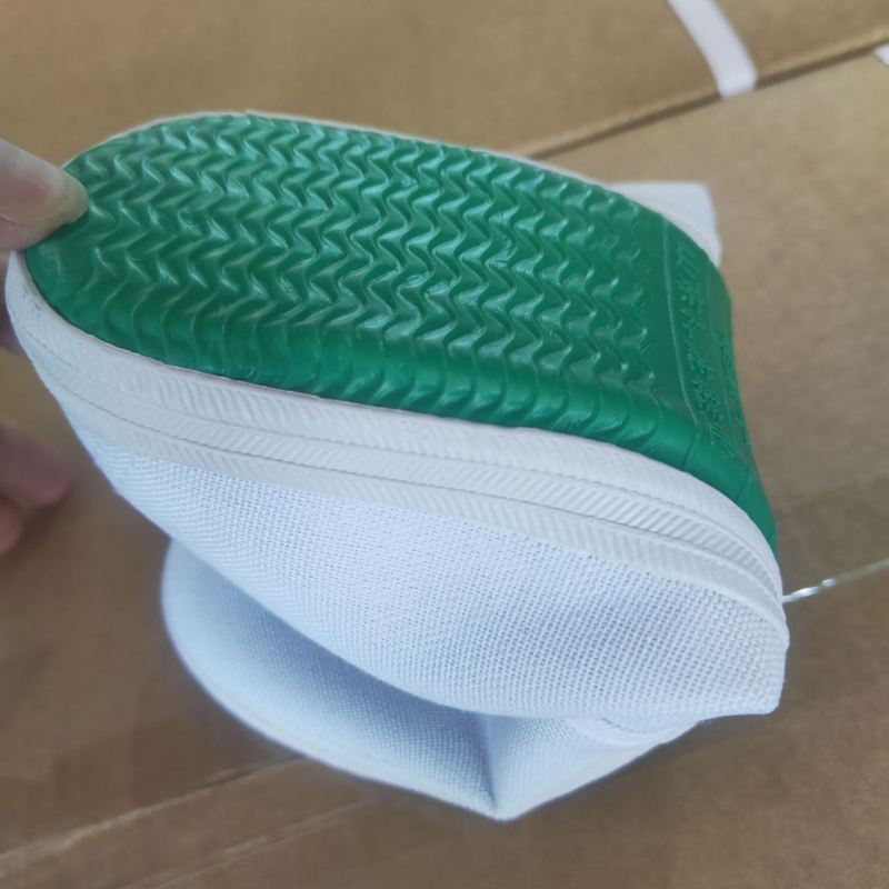 Muške platnene slip-on tenisice - niski kroj, oštar vrh, gumena potplat