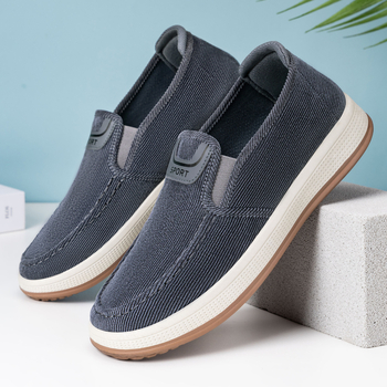Muške slip-on casual tenisice s prugastim mrežastim gornjim dijelom, injekcijski oblikovana potplat, niski potplat 1–3 cm