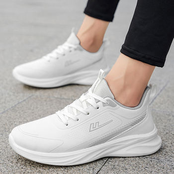 Muške tenisice Warrior: gornji dio od sintetičke kože, vodootporne, lagane, potplat od poliuretana, vezanje