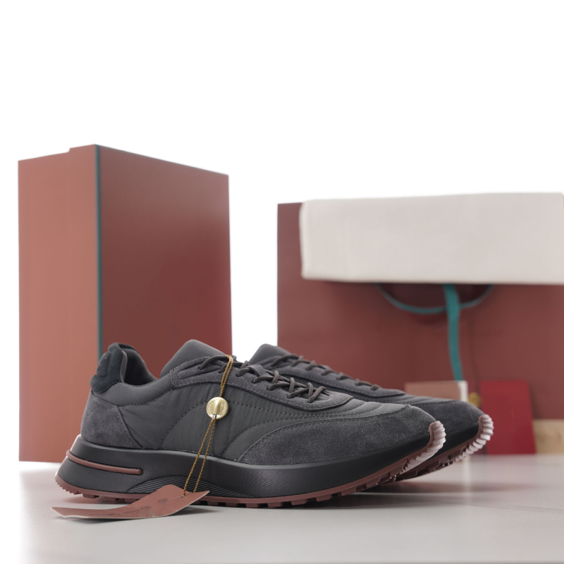 Pantofi platformă, talpă groasă, partea superioară din piele și țesătură, închidere cu șireturi, vârf rotund