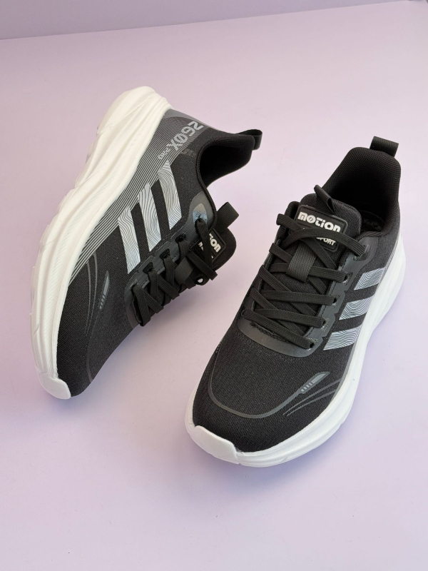 Atletske tenisice za trčanje s Flyknit mrežastim gornjim dijelom, PU uloškom, gumom potplatom, vezanjem šnurkama, unisex dizajn.