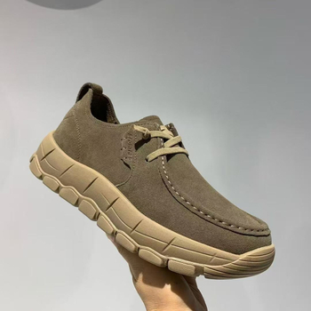 Férfi platform cipő, velúr felsőrész, gumihab talp, kerek orr, platform magassága 3–5 cm