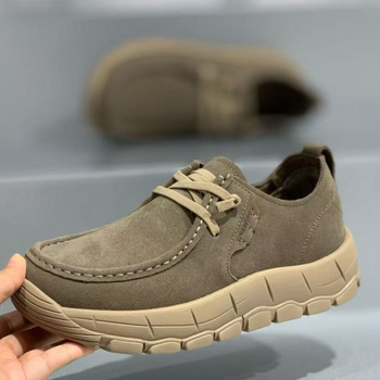 Férfi platform cipő, velúr felsőrész, gumihab talp, kerek orr, platform magassága 3–5 cm