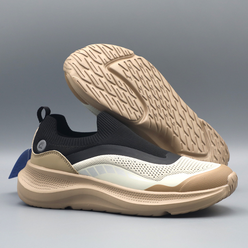 Pantofi casual fără șireturi, unisex, cu suprafața din plasă respirabilă Fly-knit, vârf rotund și talpă EVA groasă cu amortizare.